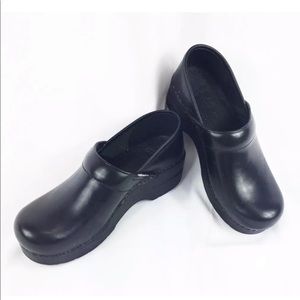 Dansko classic black clogs narrow